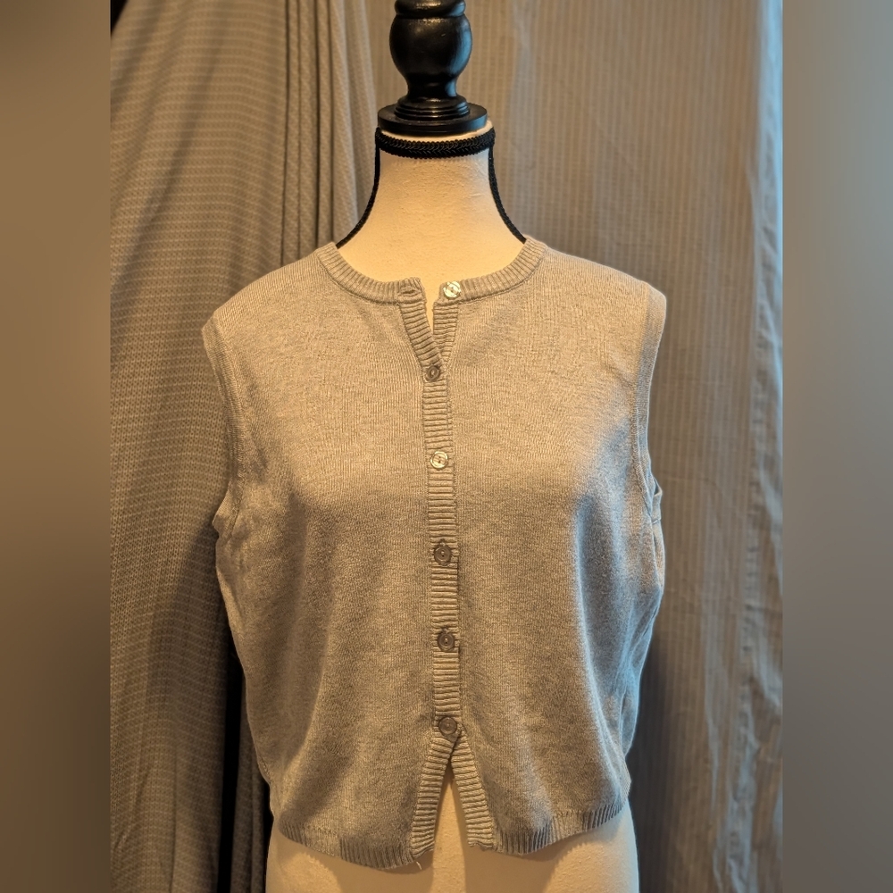 Madden Girl Light Gray Sleeveless Cardigan